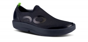 Black Oofos OOmg eeZee Low Shoe | 01TMLXYSN