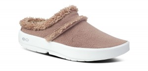 Chocolate Oofos OOcoozie Mule Shoe | 36TVPGIZC