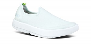 White Oofos OOmg eeZee Low Shoe | 43ZGKMNVR