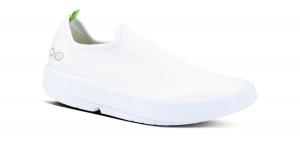 White Oofos OOmg eeZee Low Shoe | 68BFHPVCK
