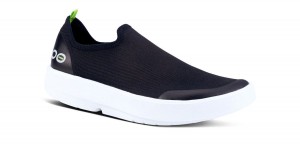 White / Black Oofos OOmg eeZee Low Shoe | 07VBFQNRY