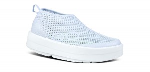 White / Purple Oofos OOmega Chukka Shoe | 71LCGUMPD