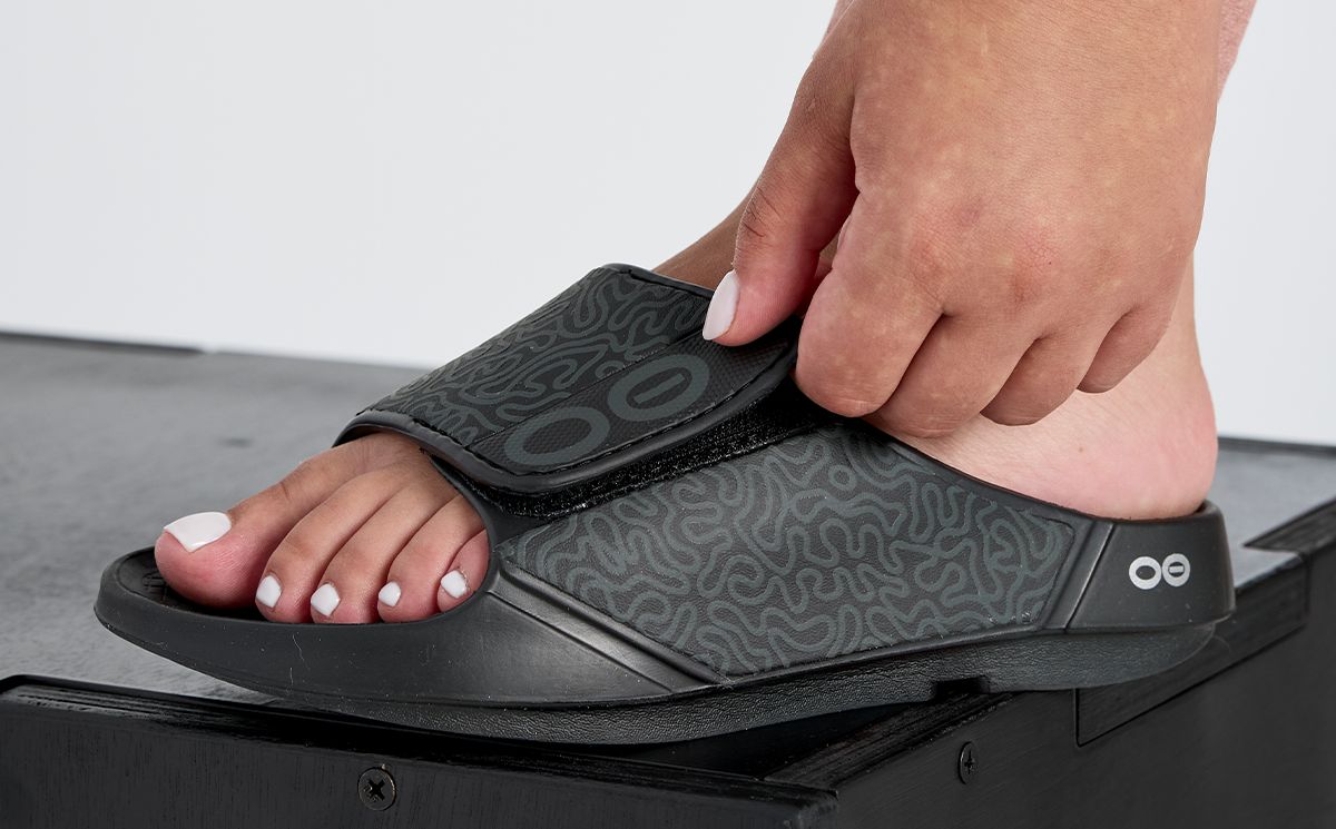 Black Oofos OOahh Sport Flex Sandal | 71UCTYKGN