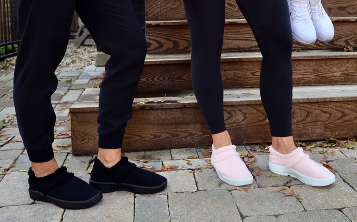 Black Oofos OOcoozie Low Shoe | 13XNHOGSP