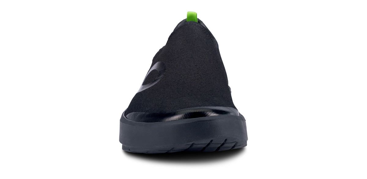 Black Oofos OOmg eeZee Low Shoe | 01TMLXYSN