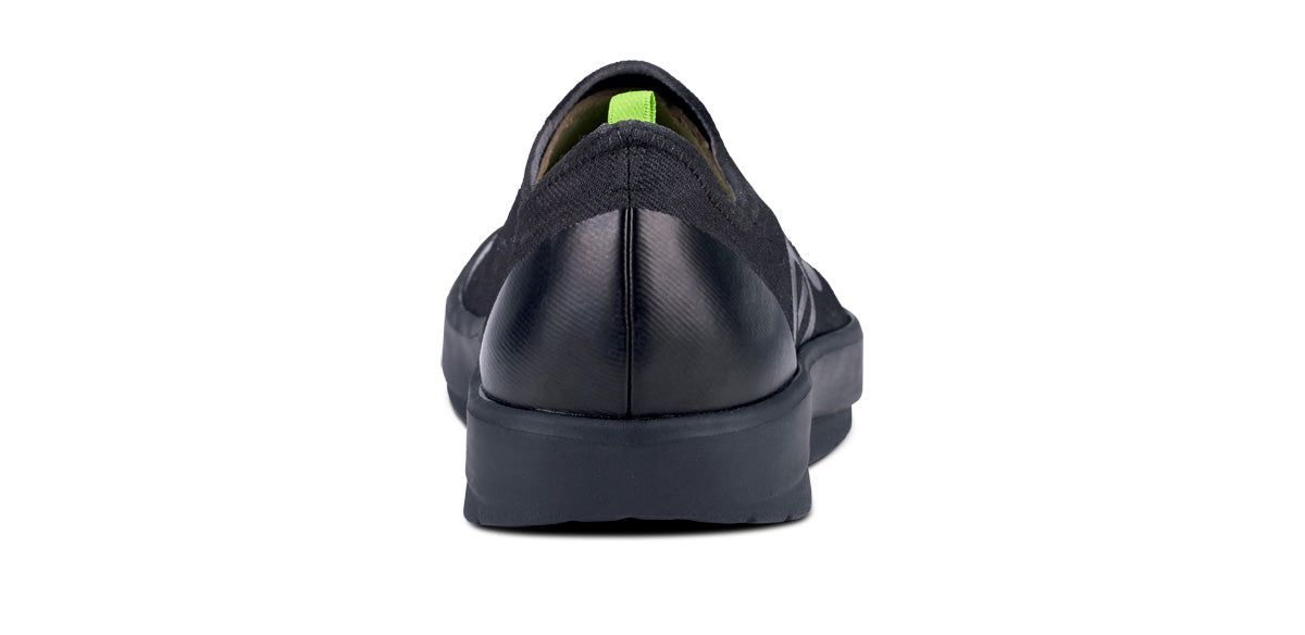 Black Oofos OOmg eeZee Low Shoe | 01TMLXYSN