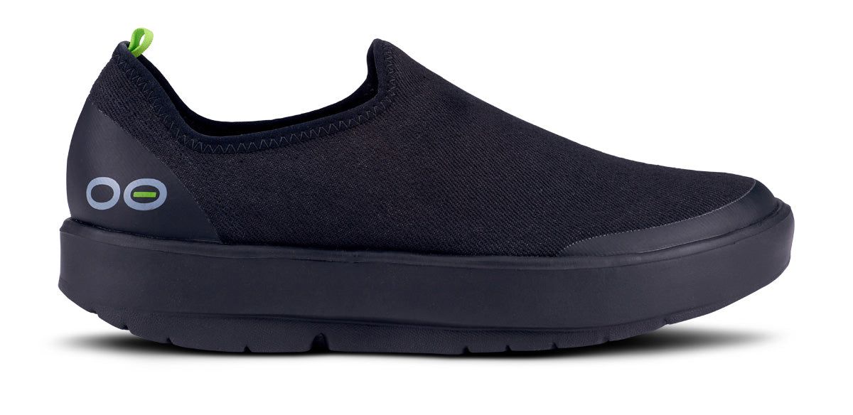 Black Oofos OOmg eeZee Low Shoe | 58UDPOKVZ