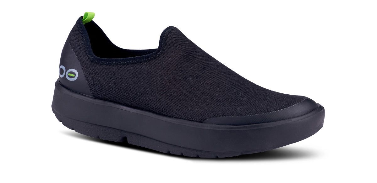 Black Oofos OOmg eeZee Low Shoe | 58UDPOKVZ