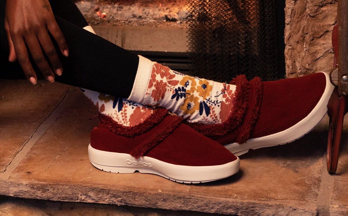 Dark Red Oofos OOcoozie Low Shoe | 57FLREXCA