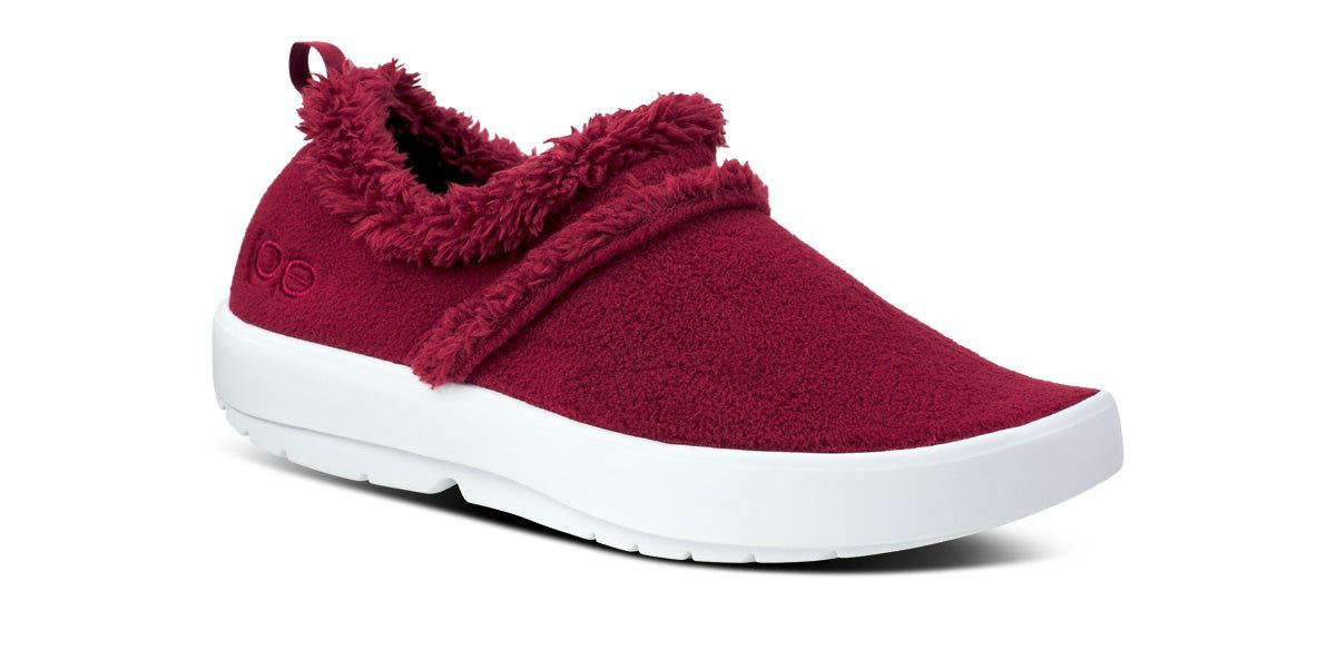 Dark Red Oofos OOcoozie Low Shoe | 57FLREXCA