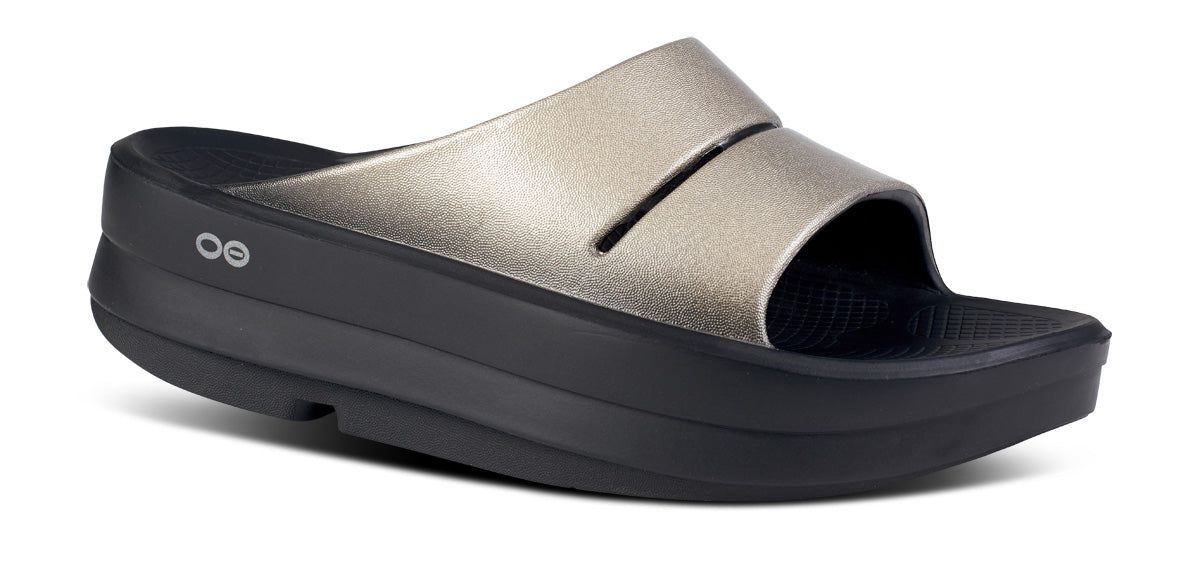 Latte Oofos OOmega OOahh Luxe Sandal | 29MGBPATL