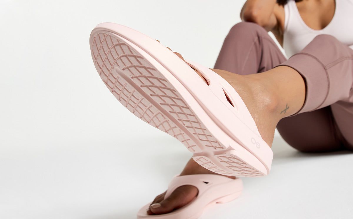 Pink Oofos OOriginal Sandal | 38SGAKPXI