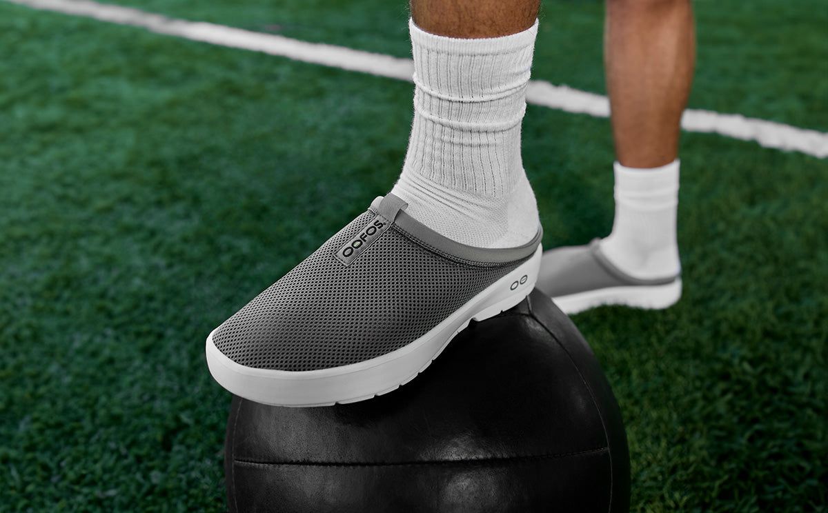 White Oofos OOcoozie Sport Mule | 04QVTGRJZ
