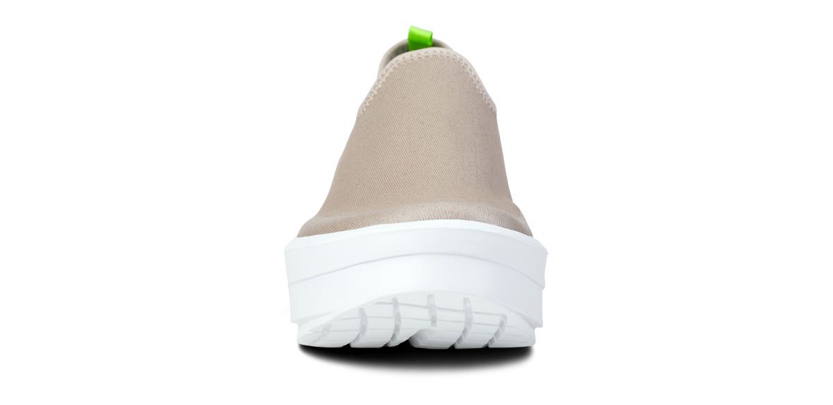 White Oofos OOmega eeZee Low Shoe | 15TEKJSZB