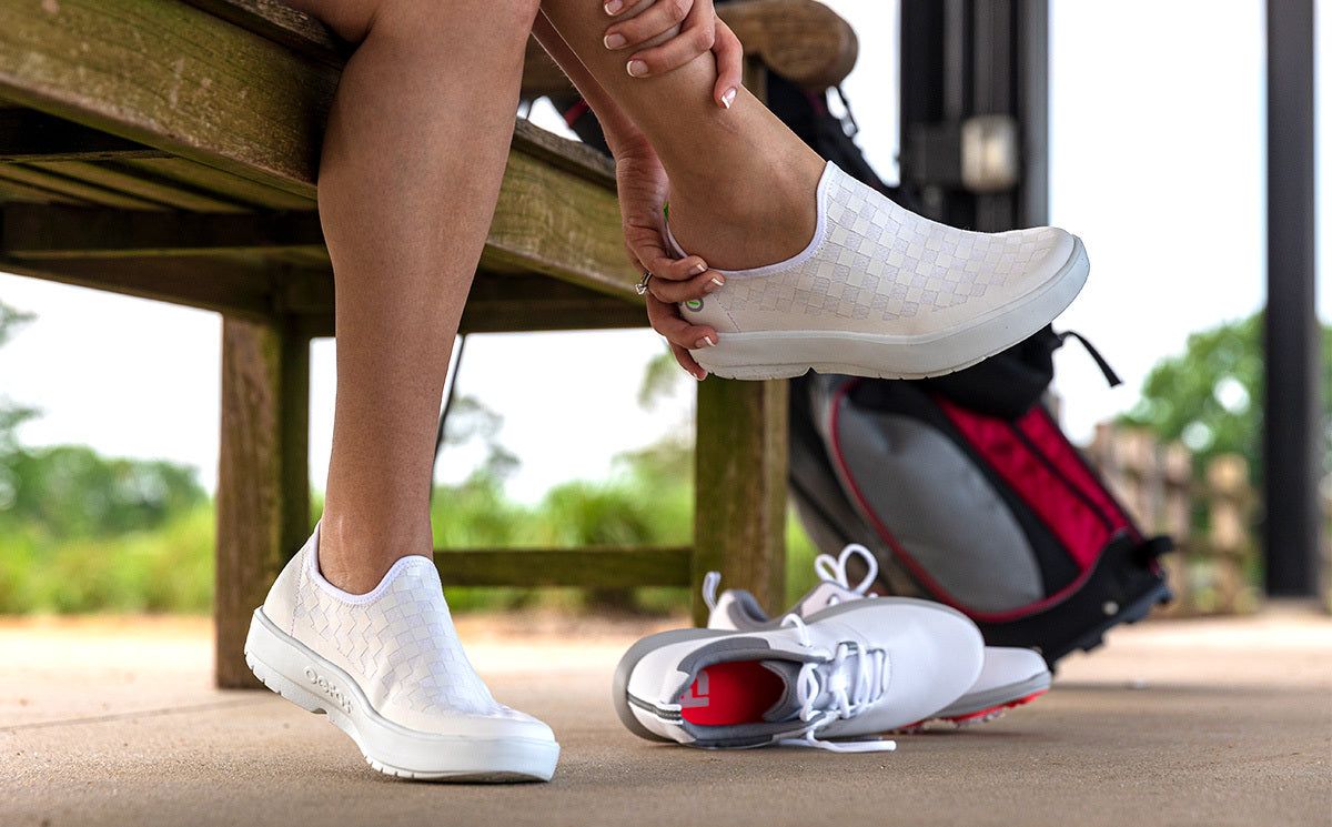White Oofos OOmg eeZee Low Shoe | 35TAVSWBN