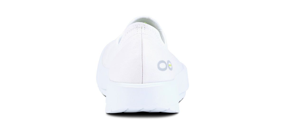 White Oofos OOmg eeZee Low Shoe | 68BFHPVCK