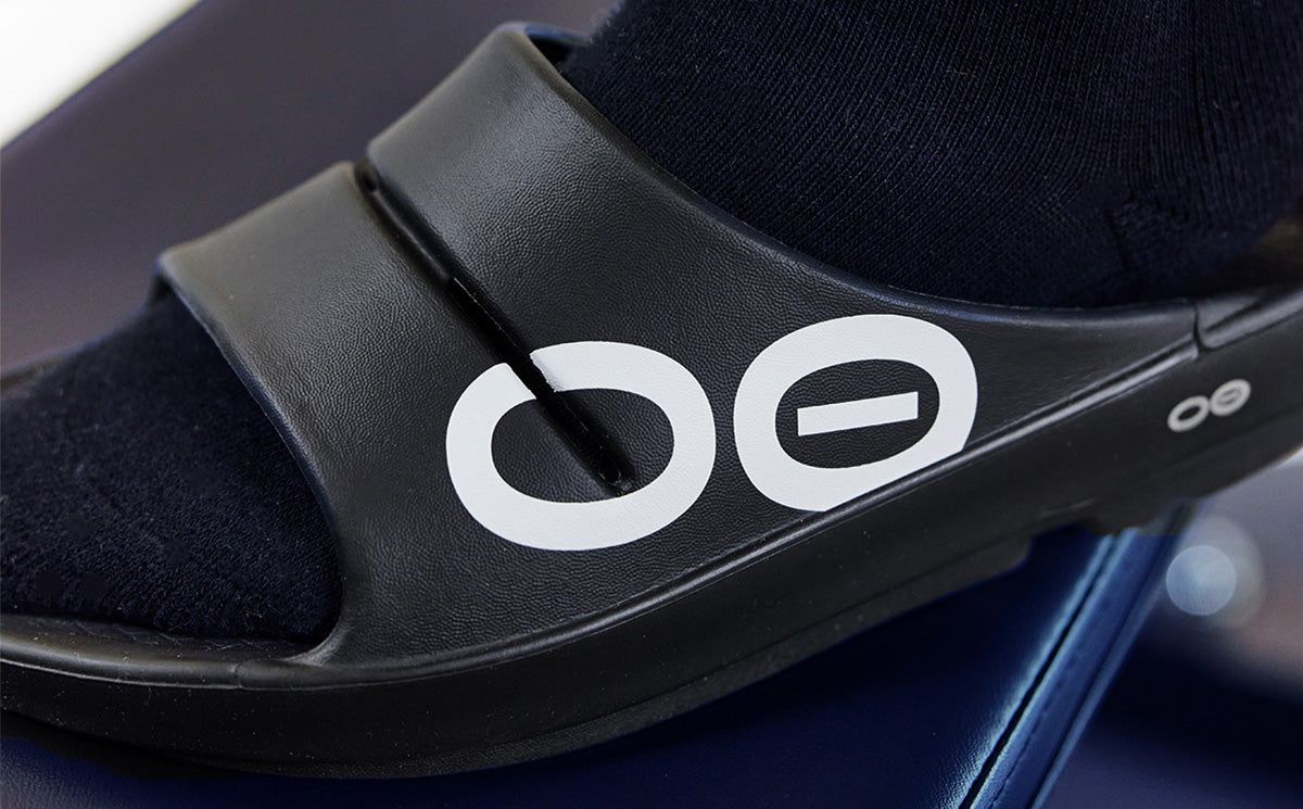 White / Black Oofos OOahh Sport Slide Sandal | 27YSROFGL