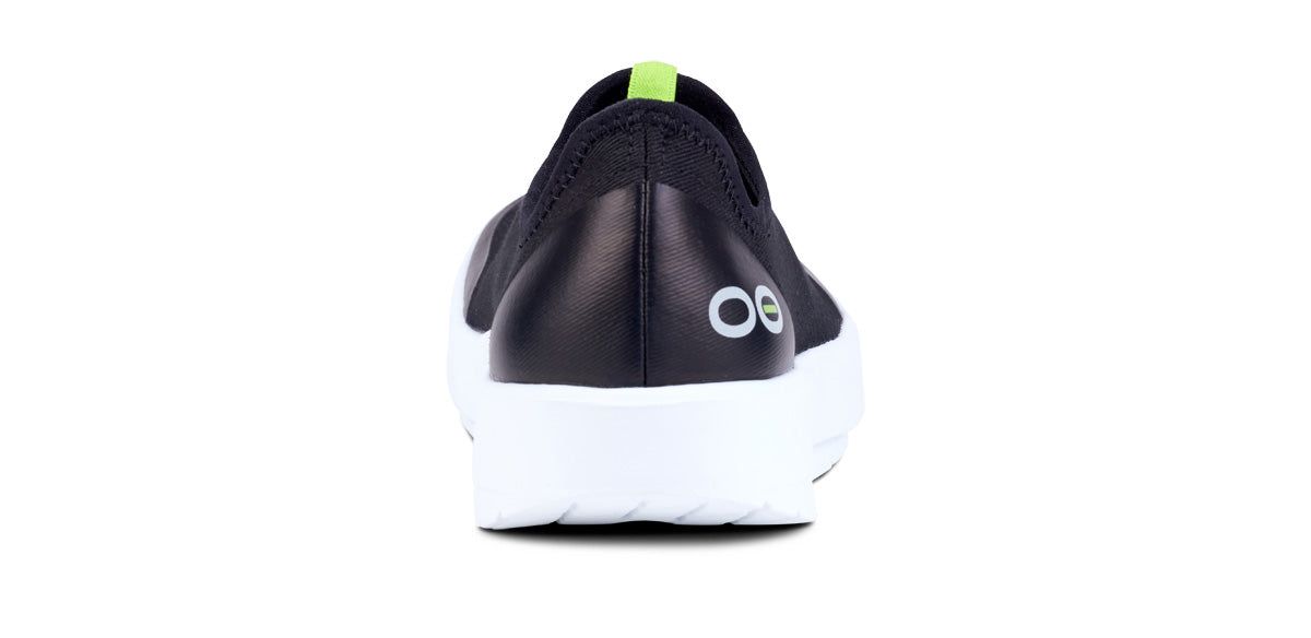 White / Black Oofos OOmg eeZee Low Shoe | 07VBFQNRY