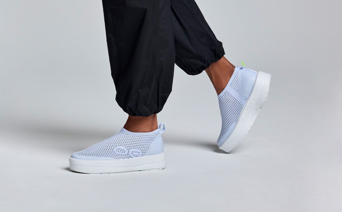 White / Purple Oofos OOmega Chukka Shoe | 71LCGUMPD