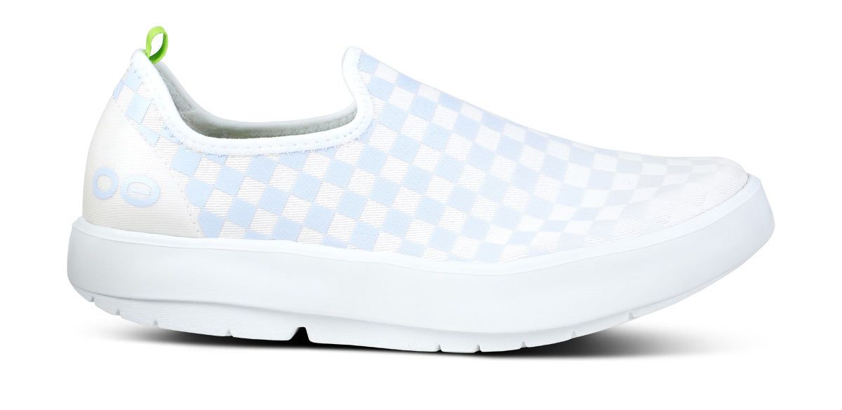 White / Purple Oofos OOmg eeZee Low Shoe | 91ZCFBYDW