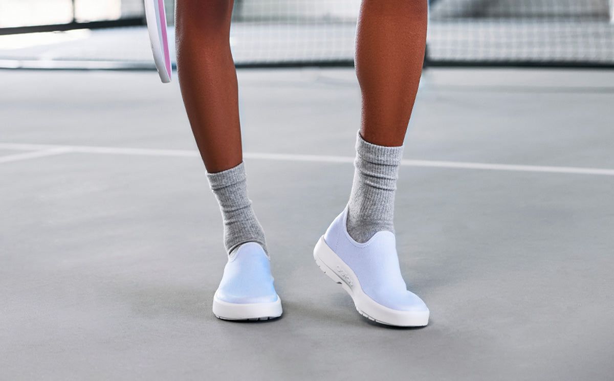 White / Purple Oofos OOmg eeZee Low Shoe | 87ADSURCO